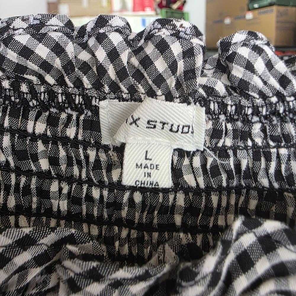 Max Studio Smocked Black & White Gingham Top Size Large - Picture 6 of 7